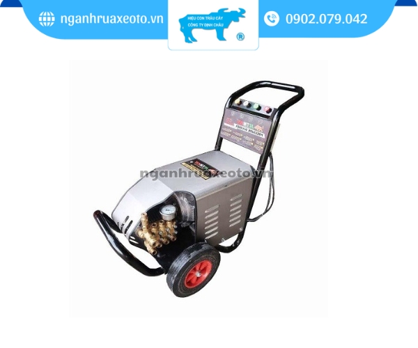 Máy rửa xe Định Châu sở hữu lực phun mạnh, loại bỏ vết bẩn dễ dàng
