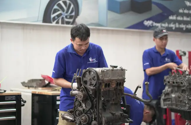 gara chuyên sữa chữa động cơ