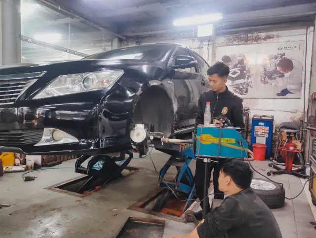 gara sửa chữa thân vỏ ô tô