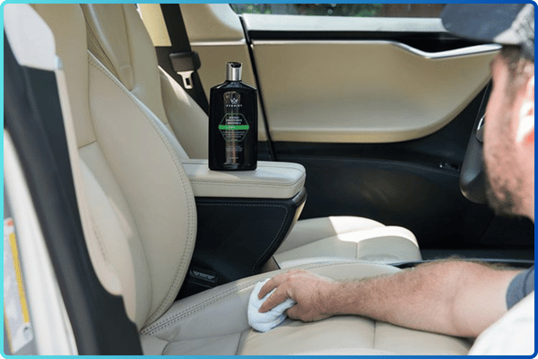 lưu ý quan trọng khi tẩy mực trên ghế nỉ da xe ô tô