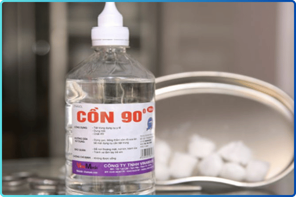 Sử dụng cồn tẩy mực