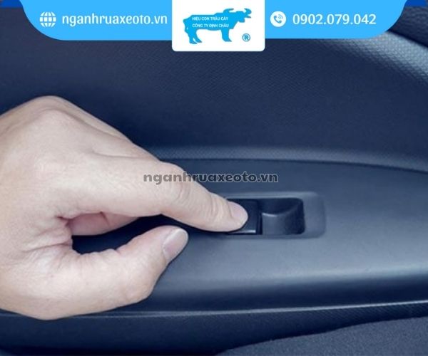 Một giây bất cẩn khi mở cửa xe có thể gây nguy hiểm