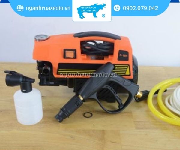 Máy rửa xe mini là thiết bị làm sạch bằng áp lực nước cao