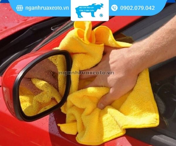 Khăn lau xe ô tô sợi Microfiber có khả năng thấm hút tốt