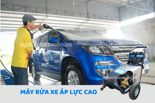 Máy rửa xe ô tô tạo ra dòng nước vệ sinh xe có áp lực cao