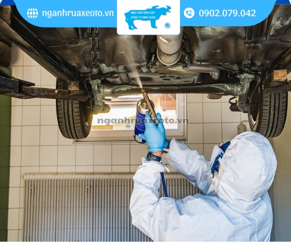 Phủ chống gỉ giúp bảo vệ gầm xe ô tô khỏi các tác động của môi trường