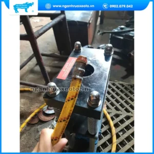 Máy bấm đầu dây thủy lực