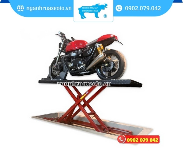 Bàn nâng xe máy thủy lực điện giúp thợ tiếp cận gầm xe dễ dàng